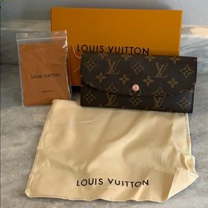 Louis Vuitton Sarah Wallet